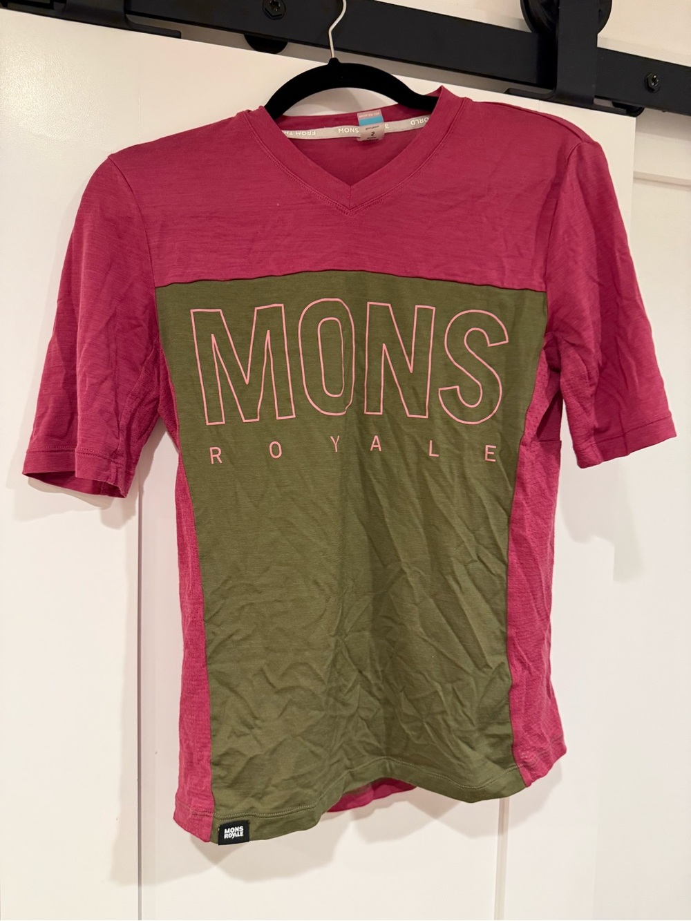 Mons Royale Women's Short Sleeve V-Neck Tee - Pink & Olive
